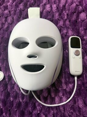 Shark CryoGlow Under-Eye Cooling + LED anti-aging Red Light Therapy Mask